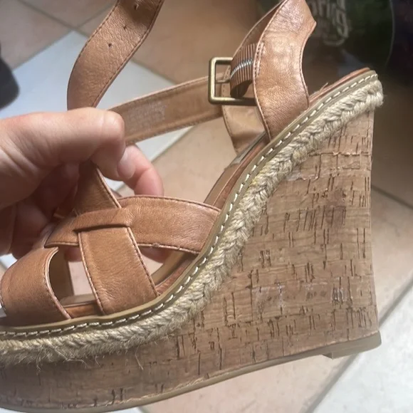 Steve Madden camel wedges - Picture 7 of 8